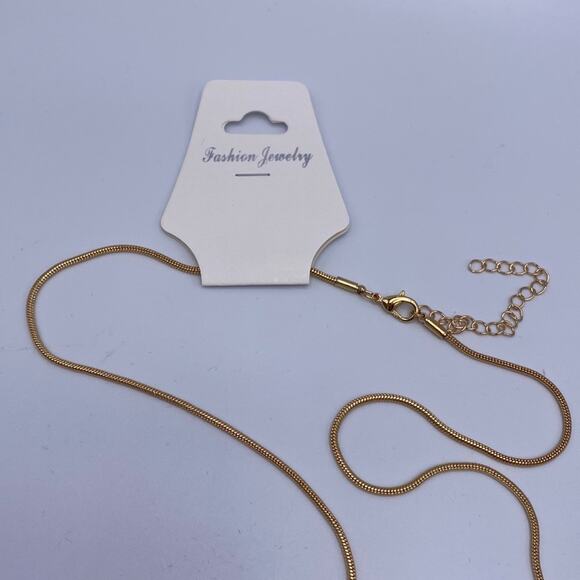 New Fashion Jewelry Tortoiseshell Disk Pendant Monogrammed Letter E Necklace - Picture 6 of 7